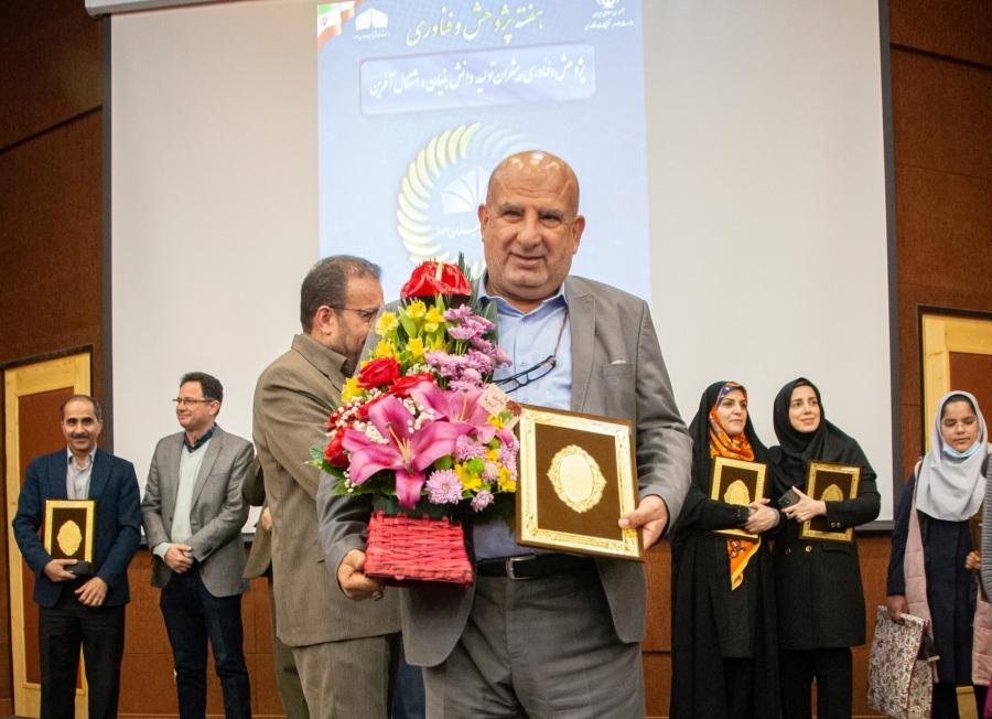 دکتر ناصری پژوهشگر برگزیده خوزستان شد