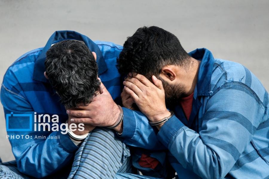 کلاهبرداران سایت دیوار در اهواز دستگیر شدند
