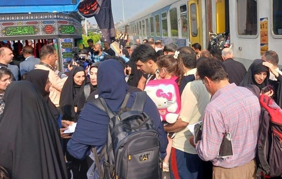 بیش از ۳۰۰ هزار زائر اربعین از طریق مسیر ریلی جا به جا شدند