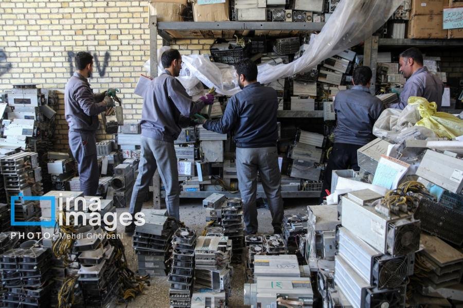 کشف ۶۷ دستگاه ماینر غیرمجاز در اهواز و شهرستان‌های تابعه